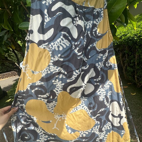 Manuheali'i dress - Picture 5 of 6